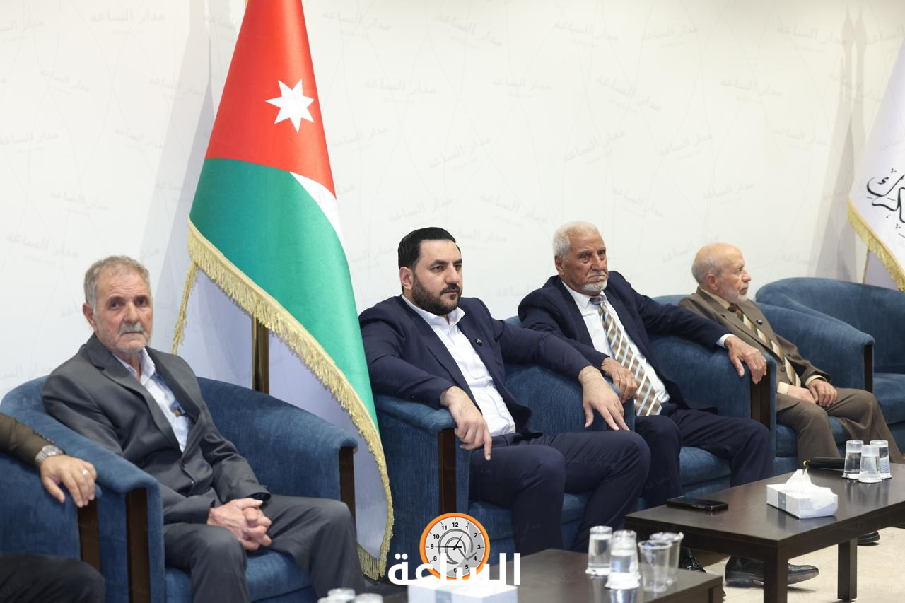 Madar Al-Saa Images 0.7381950544830902
