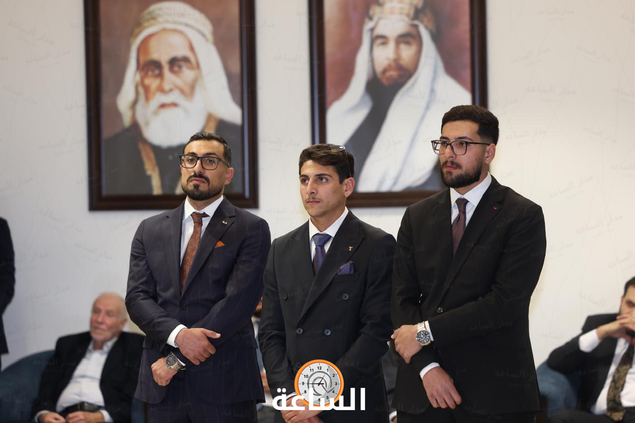 Madar Al-Saa Images 0.46925714351783
