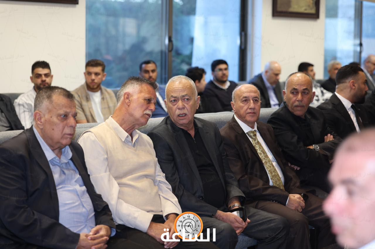Madar Al-Saa Images 0.37674378604343073