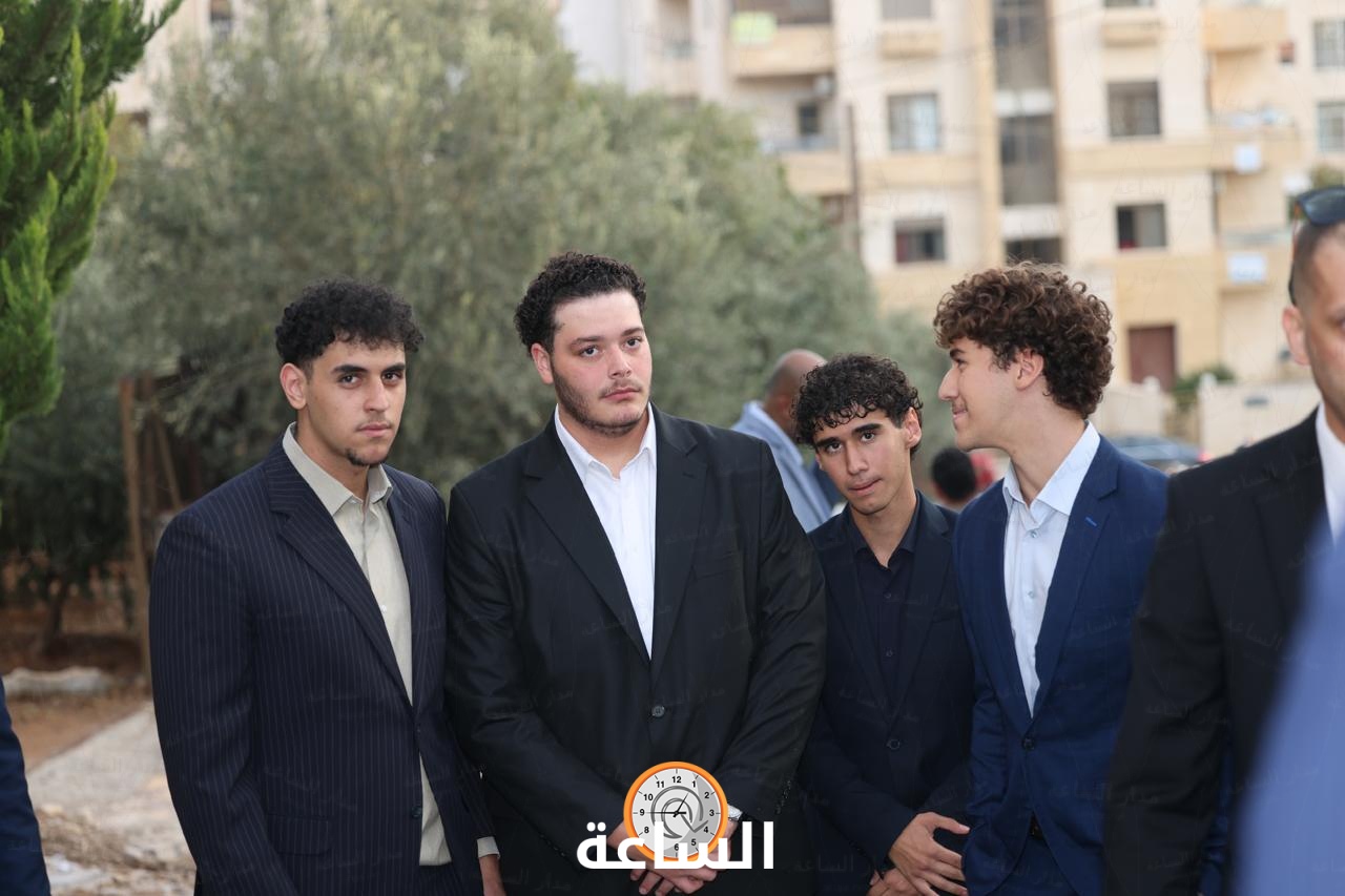 Madar Al-Saa Images 0.7847322428578659
