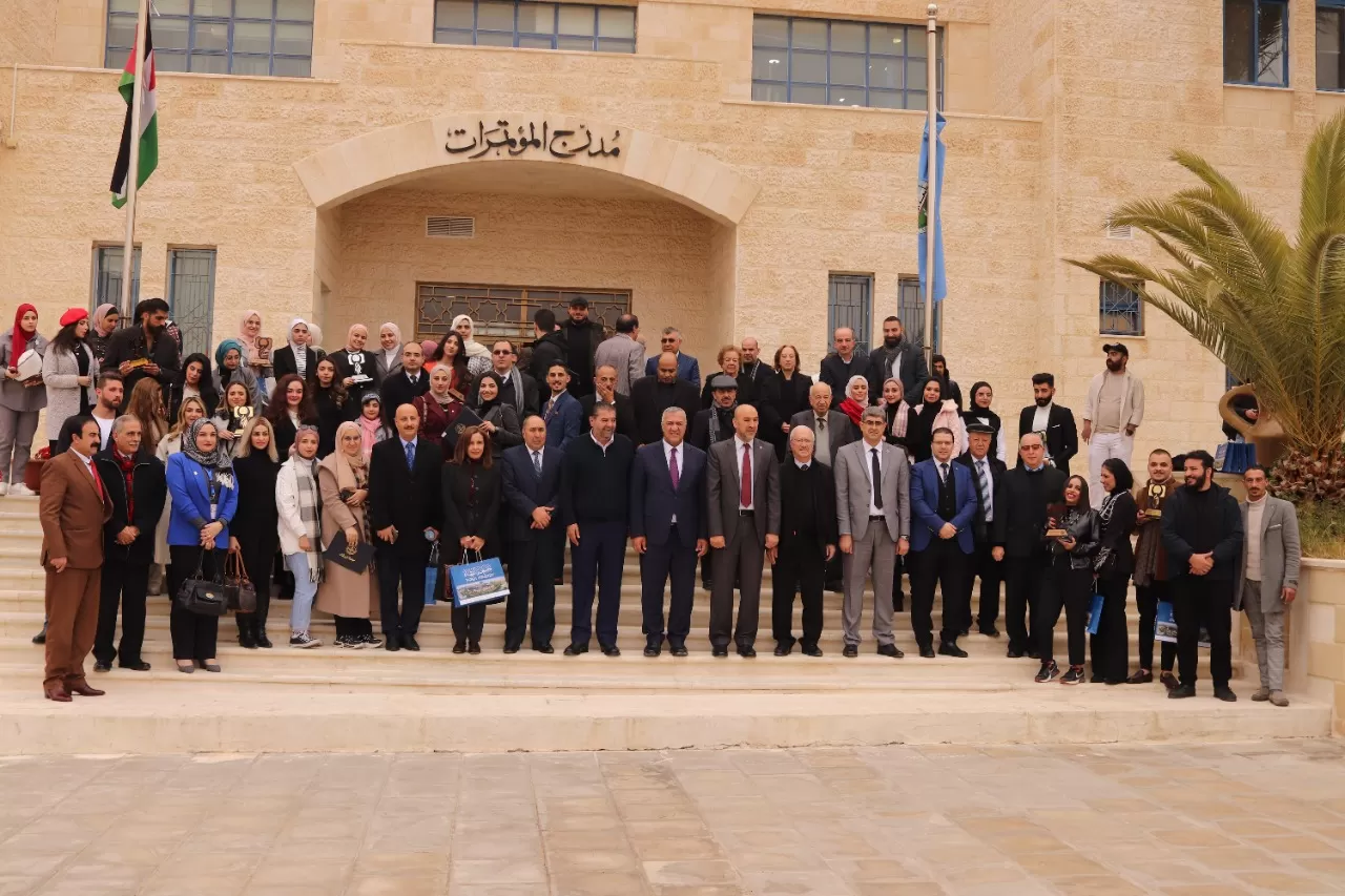 مدار الساعة,أخبار الجامعات الأردنية,وزير الاتصال الحكومي,جامعة الزرقاء,جامعة الشرق الأوسط,جامعة اليرموك,جامعة البترا,وزارة الاتصال الحكومي