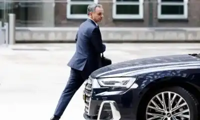 وزير الخارجية الهولندي يقدم استقالته بسبب