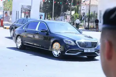 الملك يستقبل أمير دولة قطر لدى