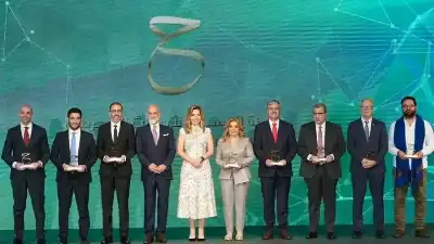 الأمير طلال يكرم الفائزين بجائزة الحسين