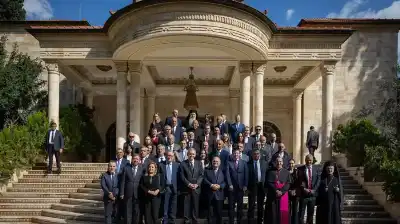 الأمير الحسن بن طلال يلتقي برلمانيين