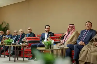 ولي العهد يلتقي وجهاء وممثلين عن