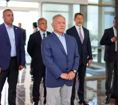 بماذا وجه الملك الحكومة من الزرقاء؟