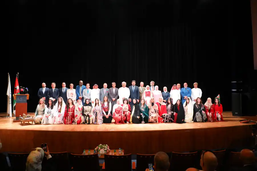 مدار الساعة,مناسبات أردنية,وزير الشباب,المملكة الأردنية الهاشمية,عيد الاستقلال,جامعة العلوم التطبيقية,المملكة العربية السعودية,سلطنة عمان