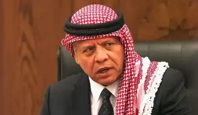 الملك يعزي أمير قطر بوفاة الشيخ