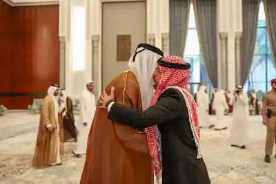 ولي العهد يقدم في الدوحة التعازي