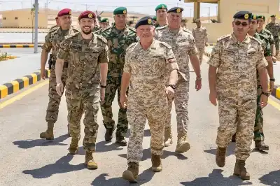 الملك يفتتح مباني جديدة لقيادة لواء