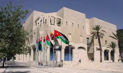 الأمانة تنذر 30 موظفا (أسماء)