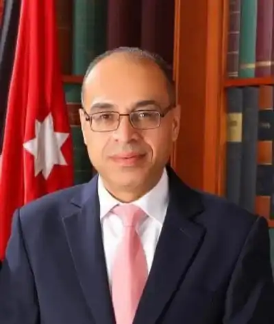 الدكتور إبراهيم الزيود.. حين تتقدم الخبرة