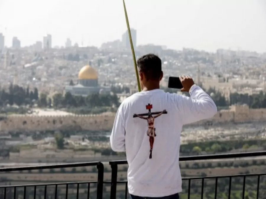 مدار الساعة,أخبار خفيفة ومنوعة,أحد الشعانين,المسجد الأقصى