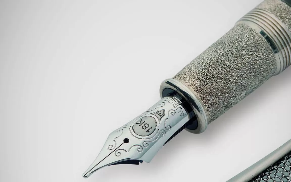 مدار الساعة,مقالات