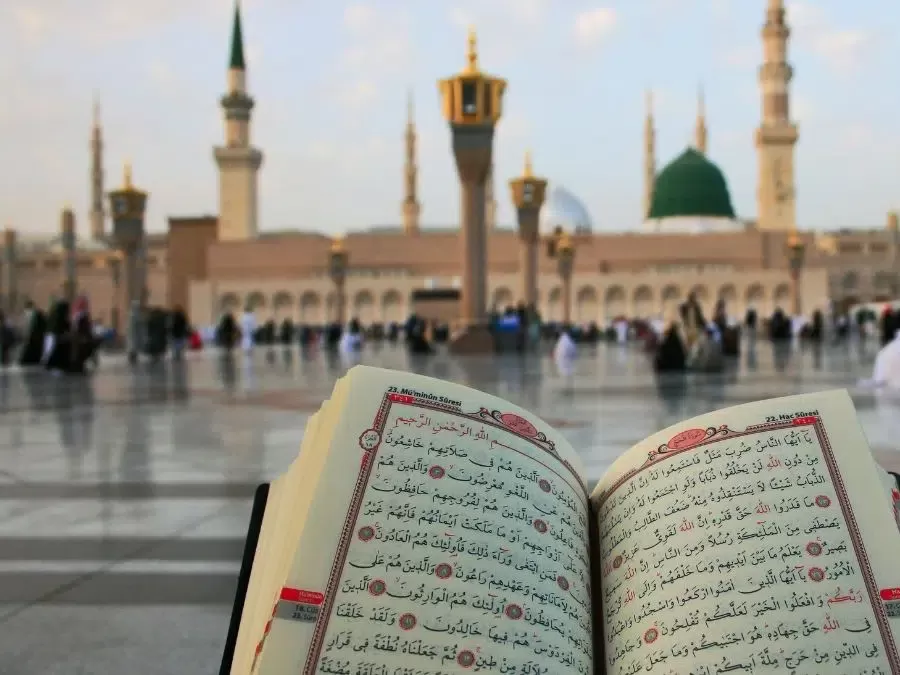 مدار الساعة,شؤون دينية