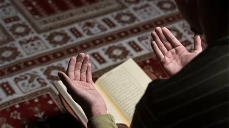 مدار الساعة,شؤون دينية