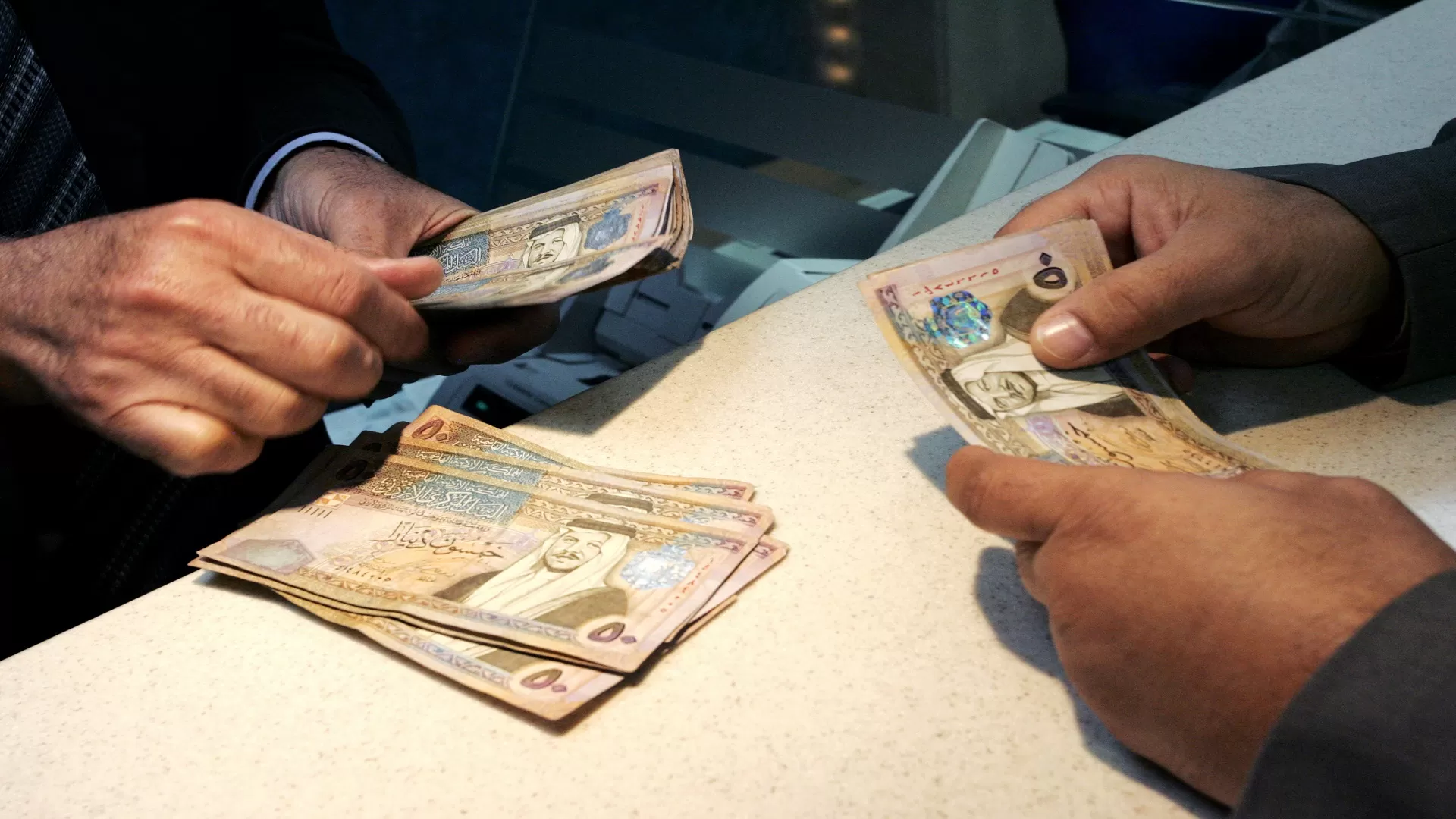 مدار الساعة,أخبار خفيفة ومنوعة