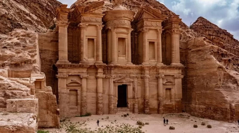 مدار الساعة,أخبار السياحة في الأردن,وزارة السياحة والآثار,وزارة السياحة,هيئة تنشيط السياحة