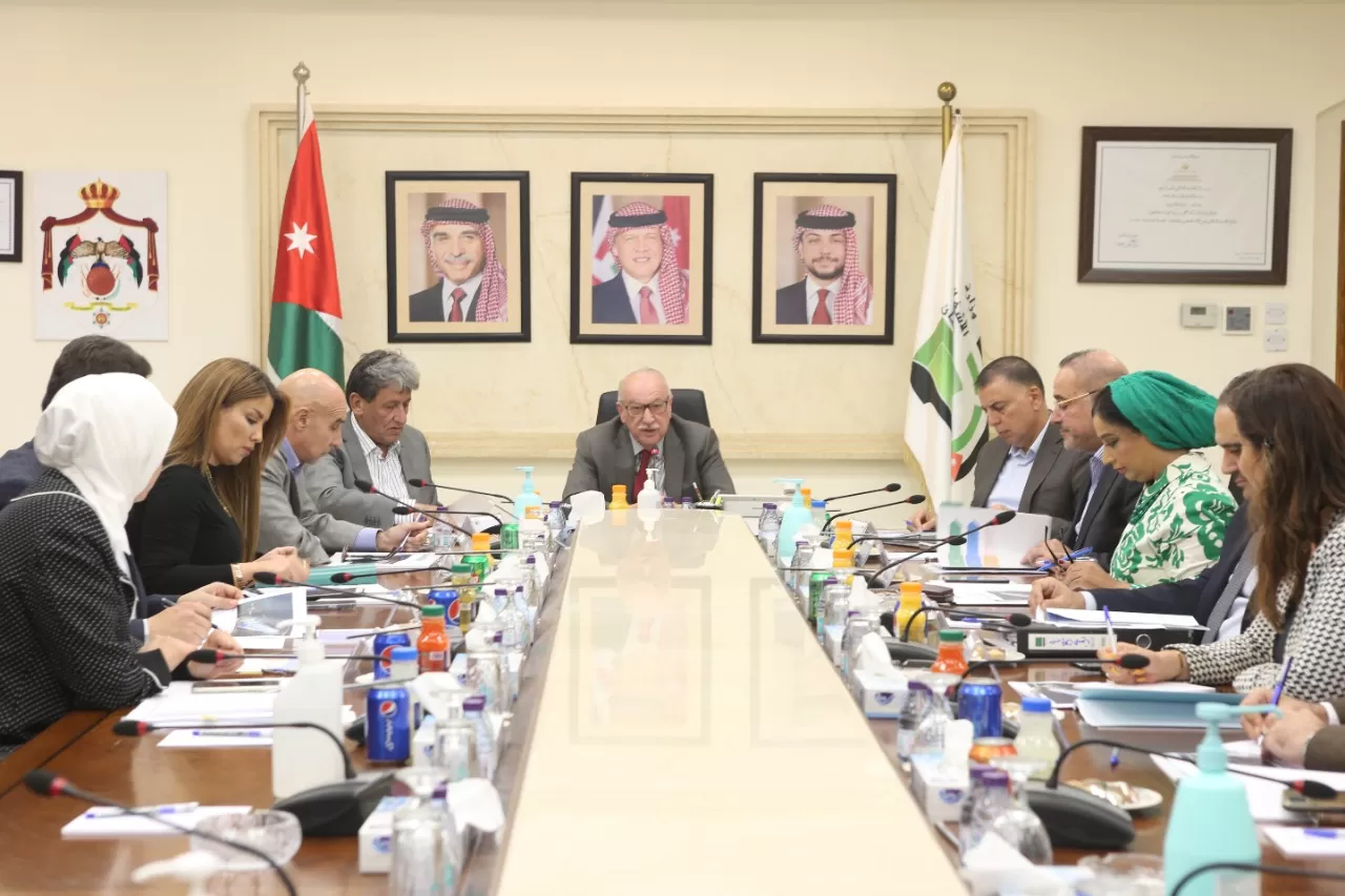 مدار الساعة,أخبار الأردن,اخبار الاردن,وزير الأشغال العامة والإسكان,مازن الفراية,رئيس الوزراء,وزارة المالية