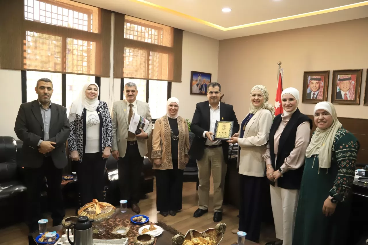مدار الساعة,أخبار الجامعات الأردنية,جامعة البترا