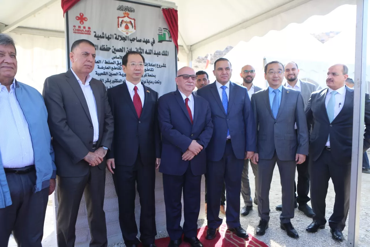 مدار الساعة,أخبار الأردن,اخبار الاردن,وزير الأشغال العامة والإسكان,مازن الفراية,رئيس الوزراء,الملك عبدالله الثاني,البحر الميت