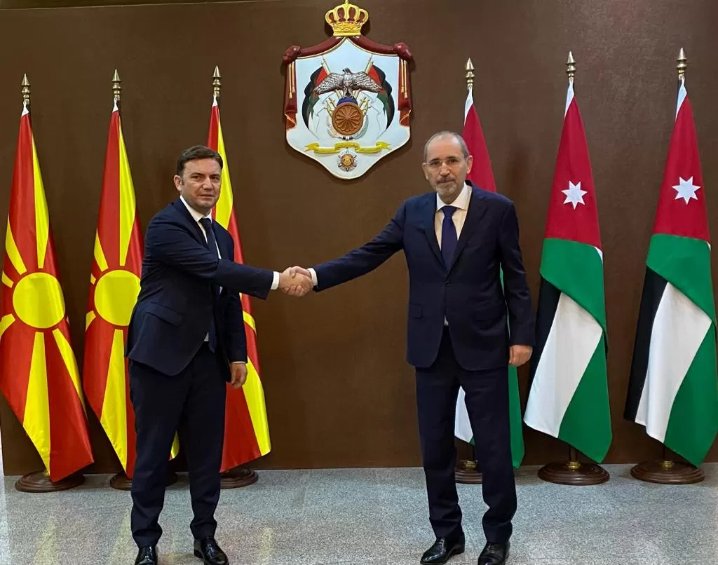 مدار الساعة,أخبار الأردن,اخبار الاردن,نائب رئيس الوزراء,وزير الخارجية وشؤون المغتربين,وزير الزراعة,خالد حنيفات,رئيس الوزراء,أيمن الصفدي,الاتحاد الأوروبي,البحر الميت