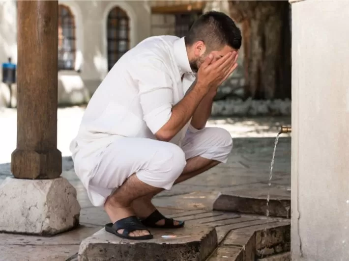 مدار الساعة,شؤون دينية