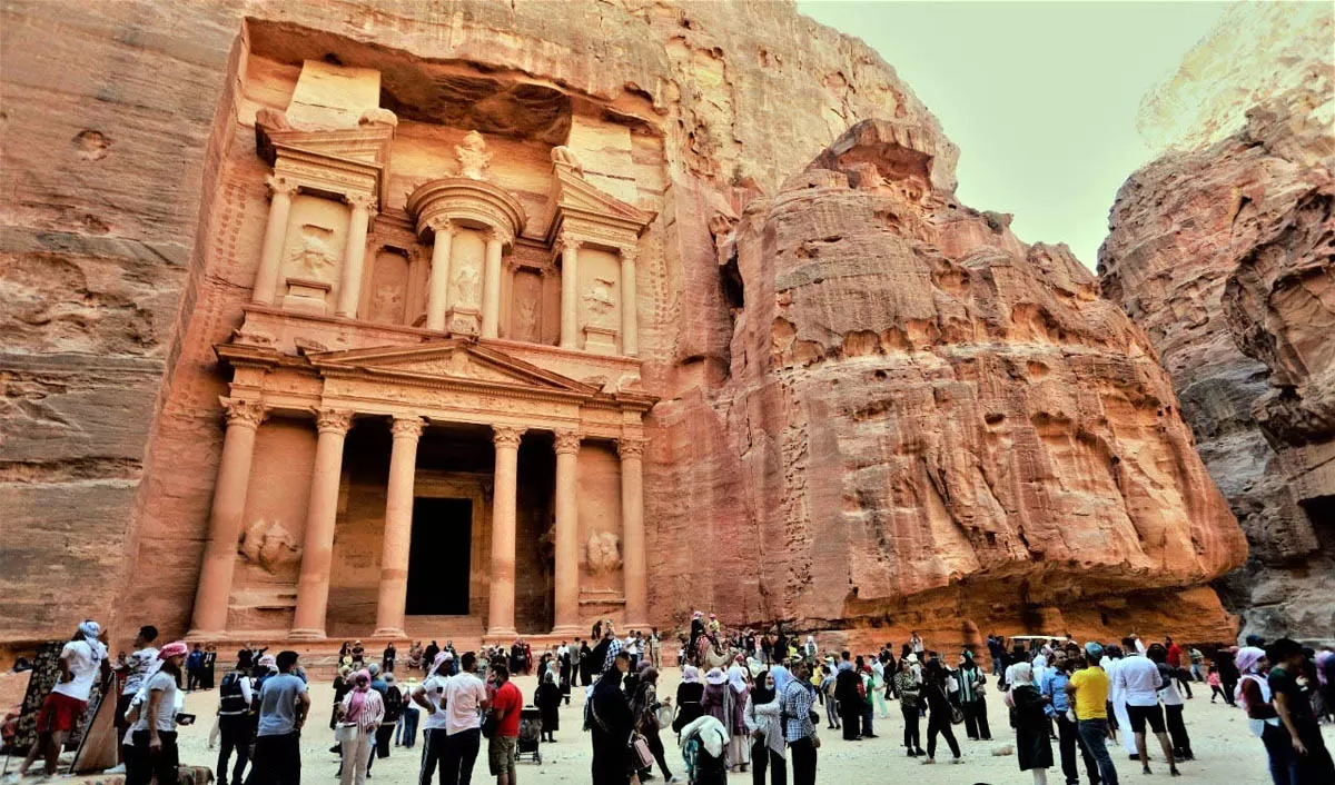 مدار الساعة,أخبار السياحة في الأردن,وزارة السياحة والآثار,وزارة السياحة,هيئة تنشيط السياحة,عيد الفطر,البحر الميت