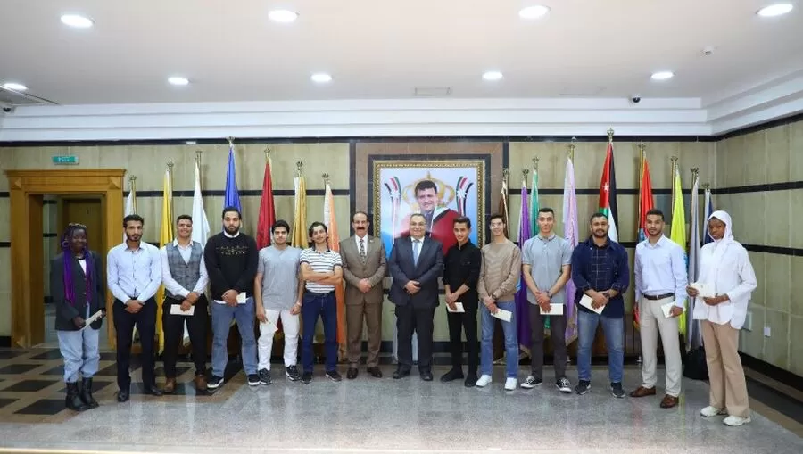 مدار الساعة,أخبار الجامعات الأردنية,جامعة الزرقاء,#تكريم_الطلبة_المتميزين #جوائز_مالية #الأنشطة_الجامعية