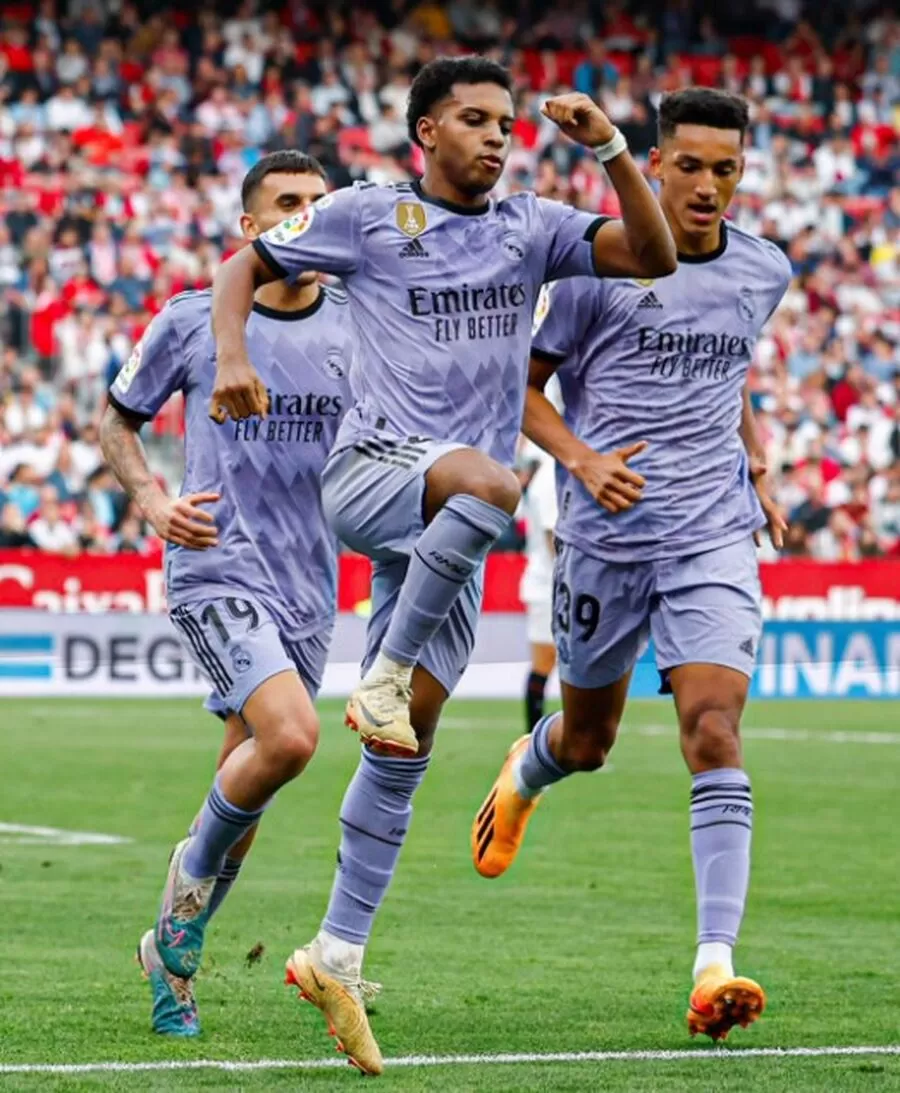 مدار الساعة,أخبار رياضية,1. #ريال_مدريد_يفوز_على_إشبيلية,2. #الدوري_الإسباني_لكرة_القدم,3. #روس_المدريديستاس_يتقدمون_على_إشبيلية