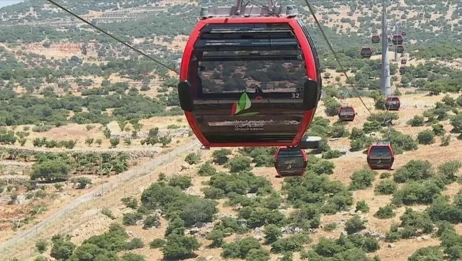 مدار الساعة,أخبار الأردن,اخبار الاردن,#تلفريك_عجلون #السياحة_في_الأردن #الإقبال_الكبير_على_تجربة_ركوب_التلفريك