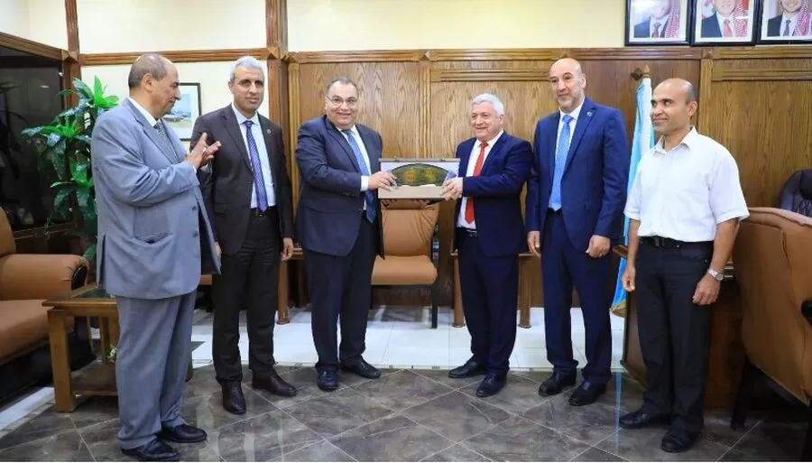 مدار الساعة,أخبار الجامعات الأردنية,جامعة الزرقاء,على الجامعتين والمجتمع المحلي.,1. #التعاون_العلمي,2. #تبادل_الخبرات_الأكاديمية,3. #التعاون_الدولي