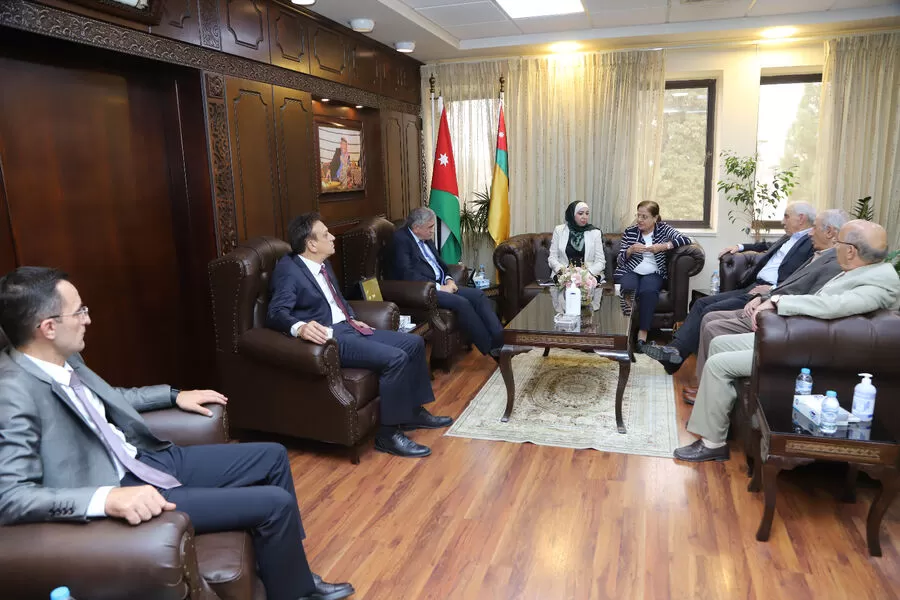 مدار الساعة,مناسبات أردنية,مستشفى الجامعة الأردنية,الجامعة الأردنية