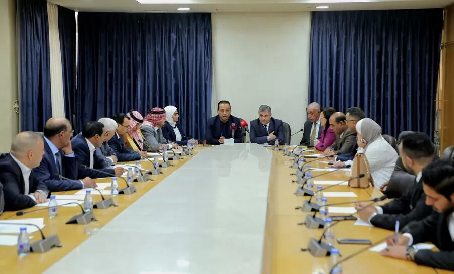 مدار الساعة,أخبار مجلس النواب الأردني,يزن الشديفات,وزيرة العمل,الملك عبدالله الثاني,وزارة العمل,التنمية الاجتماعية,الضمان الاجتماعي,خزينة الدولة,الضفة الغربية