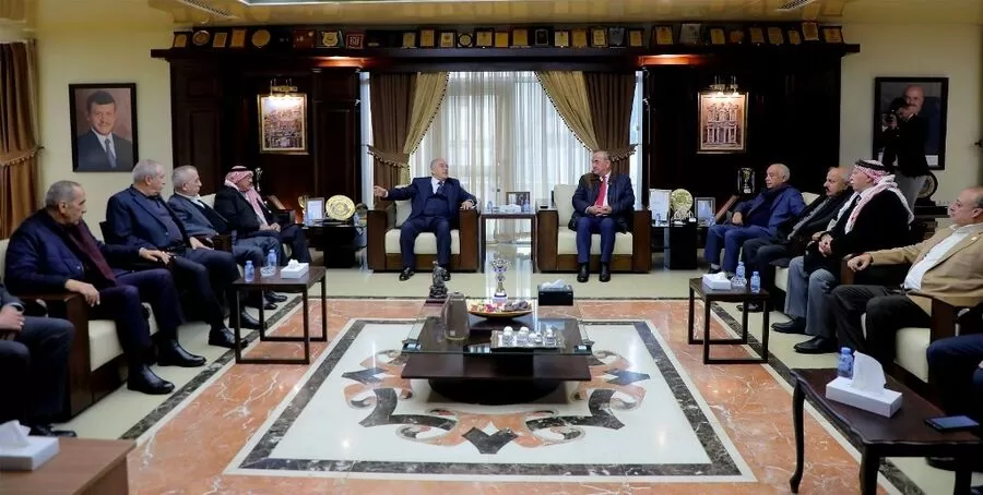 مدار الساعة,أخبار الجامعات الأردنية,مصطفى الرواشدة,الملك عبدالله الثاني,الحسين بن عبدالله الثاني,ولي العهد,مجلس الأعيان,جامعة عمان الأهلية