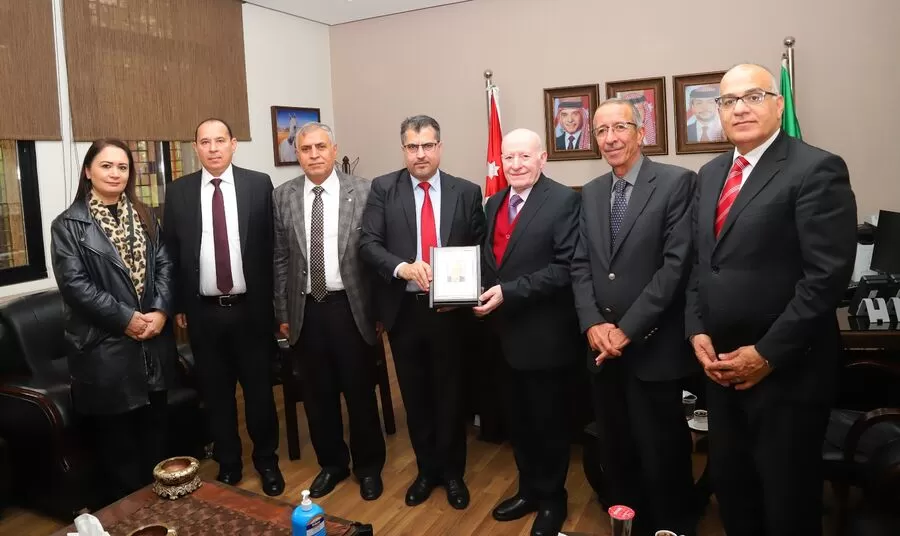 مدار الساعة,أخبار الجامعات الأردنية,جامعة البترا