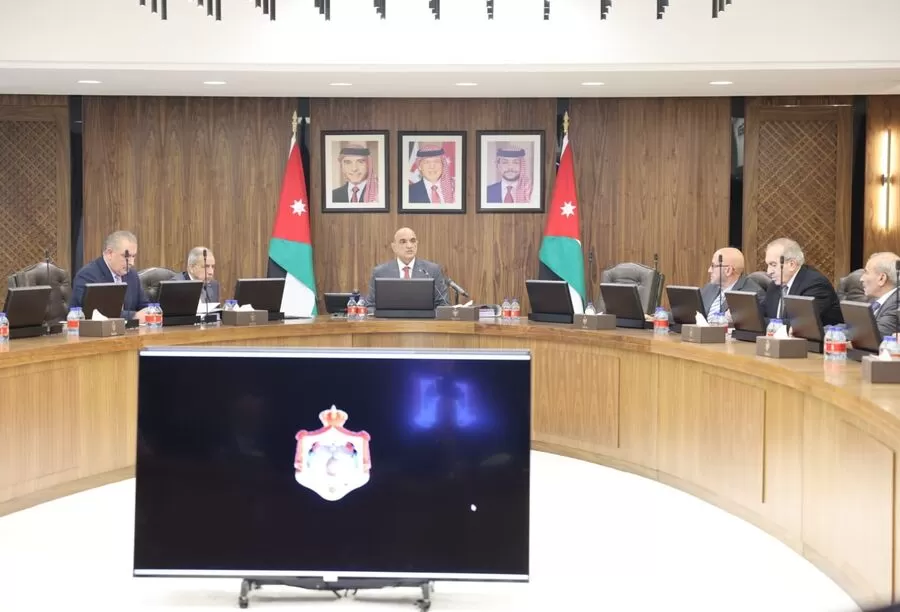 مدار الساعة,Video,فيديو,أخبار الأردن,اخبار الاردن,وزير الصناعة والتجارة والتموين,رئيس الوزراء,الملك عبدالله الثاني,القوات المسلحة الأردنية,وزارة النقل,الاستهلاكية المدنية,القوات المسلحة,المؤسسة الاستهلاكية العسكرية,قطاع غزة,الإمارات العربية المتحدة,الجيش العربي