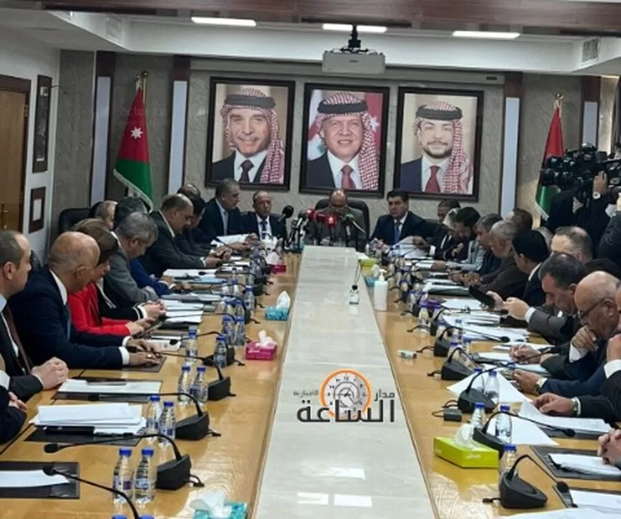 مدار الساعة,أخبار مجلس النواب الأردني,نائب رئيس الوزراء,وزير الدولة لشؤون رئاسة الوزراء,وزير الشؤون السياسية والبرلمانية,وزيرة الاستثمار,زينة طوقان,خير أبو صعيليك,الدكتور صالح الخرابشة,الملك عبد الله الثاني,رئاسة الوزراء,وزارة الاستثمار,وزارة الشؤون السياسية والبرلمانية,البنك المركزي