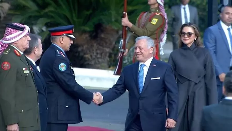 مدار الساعة,Video,فيديو,أخبار الأردن,اخبار الاردن,الملك عبدالله الثاني,الملكة رانيا العبدالله,الحسين بن عبدالله الثاني,ولي العهد,القوات المسلحة الأردنية,رئيس الوزراء,هيئة الأركان المشتركة,الديوان الملكي الهاشمي,مجلس الأعيان,مجلس النواب,الأمن العام,اليوبيل الفضي,القوات المسلحة,المجلس القضائي,قصر رغدان العامر,الجيش العربي,المحكمة الدستورية