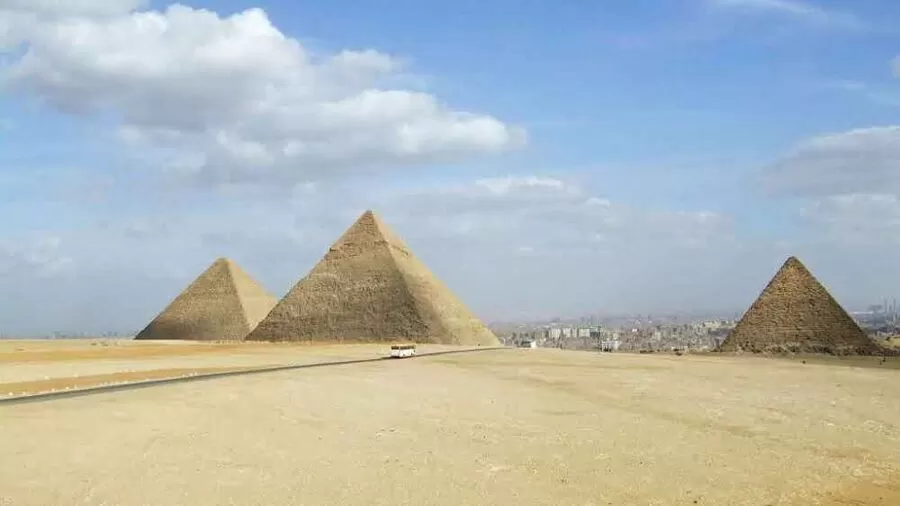 مدار الساعة,أخبار خفيفة ومنوعة,وزير السياحة والآثار,وزارة السياحة,مواقع التواصل الاجتماعي
