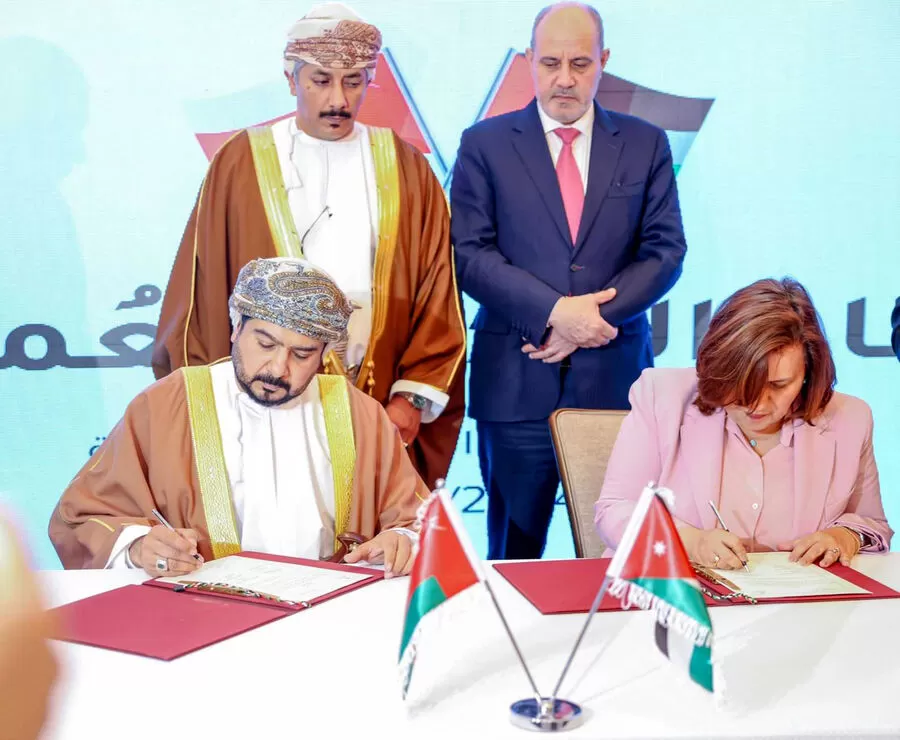 مدار الساعة,أخبار اقتصادية,وزيرة الاستثمار,وزير الصناعة والتجارة والتموين,نائب رئيس الوزراء,وزير الخارجية وشؤون المغتربين,الملك عبد الله الثاني,المملكة الأردنية الهاشمية,رئيس الوزراء,صندوق استثمار أموال الضمان الاجتماعي,وزارة الاستثمار,غرفة تجارة الأردن,الضمان الاجتماعي,المناطق الحرة,سلطنة عمان,السلطان هيثم بن طارق,التنمية المستدامة