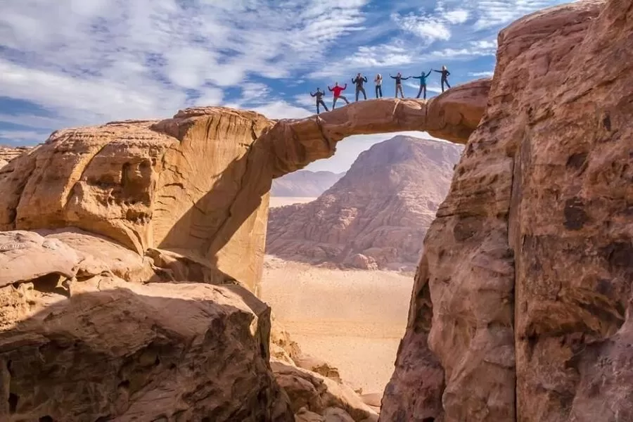 مدار الساعة,أخبار السياحة في الأردن,رئيس الوزراء,وزارة السياحة والآثار,وزارة السياحة,قطاع غزة,البنك المركزي