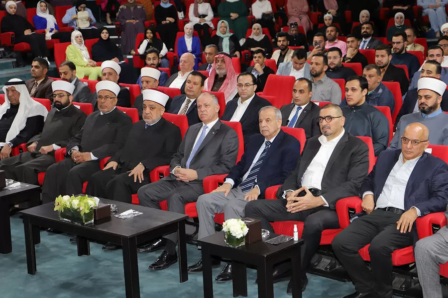 مدار الساعة,أخبار الأردن,اخبار الاردن,إمام الحضرة الهاشمية,نائب رئيس الوزراء,وزير الإدارة المحلية,وزير الأوقاف والشؤون والمقدسات الإسلامية,الدكتور محمد الخلايلة,وزير الدولة لشؤون رئاسة الوزراء,وزير الاتصال الحكومي,وزير الداخلية,الملك عبدالله الثاني,الأمير فيصل بن الحسين,الملك المؤسس,عبدالله بن الحسين,رئيس الوزراء,محمد الخلايلة,مفتي عام المملكة,القوات المسلحة الأردنية,رئاسة الوزراء,الأمن العام,وزارة الأوقاف,القوات المسلحة,المسجد الأقصى,مواقع التواصل الاجتماعي,الجيش العربي