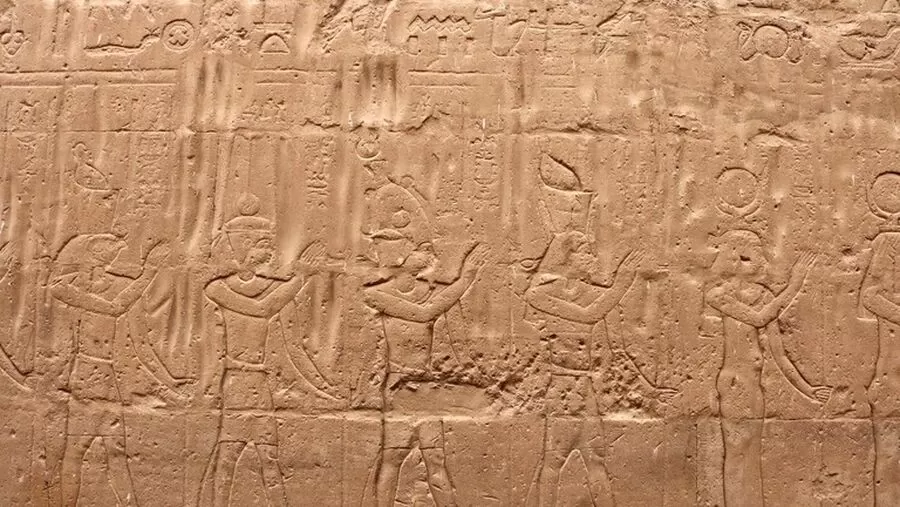 مدار الساعة,أخبار خفيفة ومنوعة
