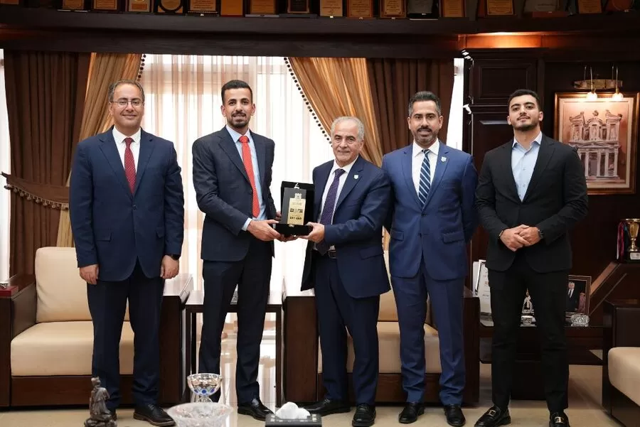 مدار الساعة,أخبار الجامعات الأردنية,الملك عبدالله الثاني,الملك عبد الله الثاني,جامعة عمان الأهلية,عيد الاستقلال