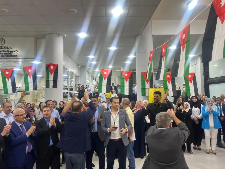 مدار الساعة,مناسبات أردنية,الملك عبدالله الثاني,الملك عبد الله الثاني,دائرة ضريبة الدخل والمبيعات,دائرة ضريبة الدخل,اليوبيل الفضي