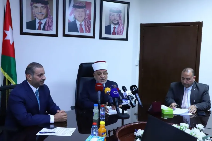 مدار الساعة,أخبار الأردن,اخبار الاردن,وزير الأوقاف والشؤون والمقدسات الإسلامية,الدكتور محمد الخلايلة,محمد الخلايلة,الملك عبدالله الثاني,وزارة الأوقاف,وسائل التواصل الاجتماعي