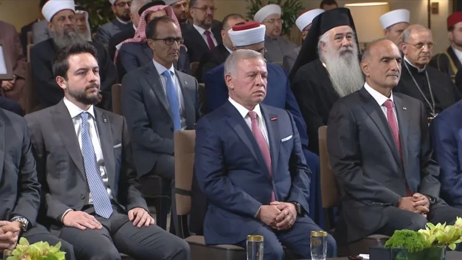 مدار الساعة,أخبار الأردن,اخبار الاردن,الملك عبدالله الثاني,الحسين بن عبدالله الثاني,ولي العهد,المولد النبوي الشريف,قصر الحسينية