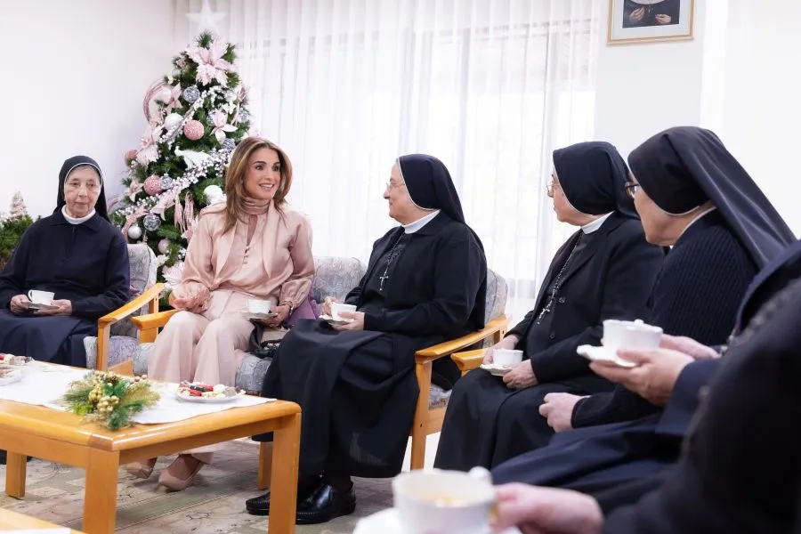 مدار الساعة,أخبار الأردن,اخبار الاردن,الملكة رانيا,الملكة رانيا العبدالله,عيد الميلاد المجيد